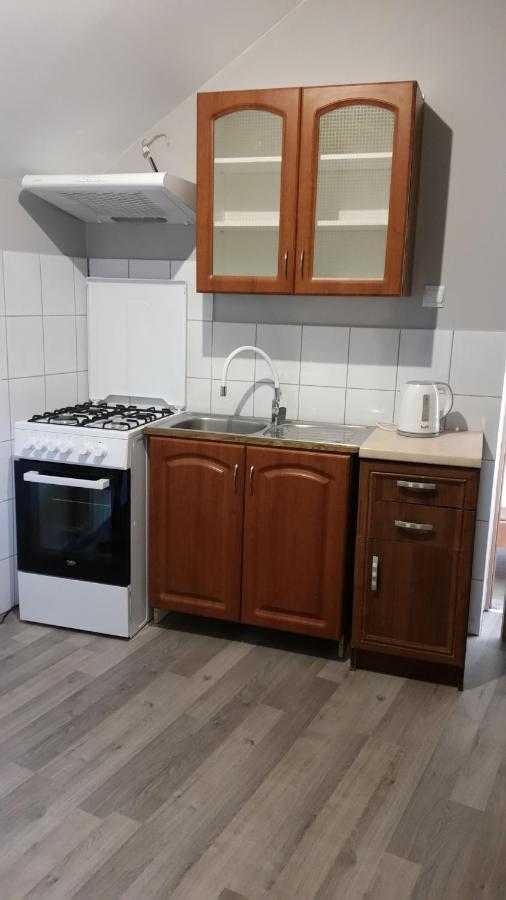 Pokoje Goscinne "U Karola" Pracownicze Ścinawa Exteriör bild