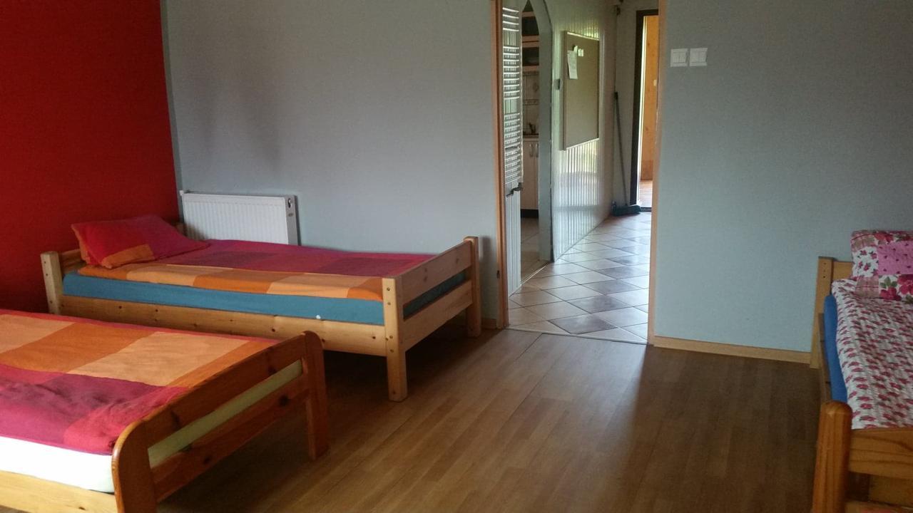 Pokoje Goscinne "U Karola" Pracownicze Ścinawa Exteriör bild